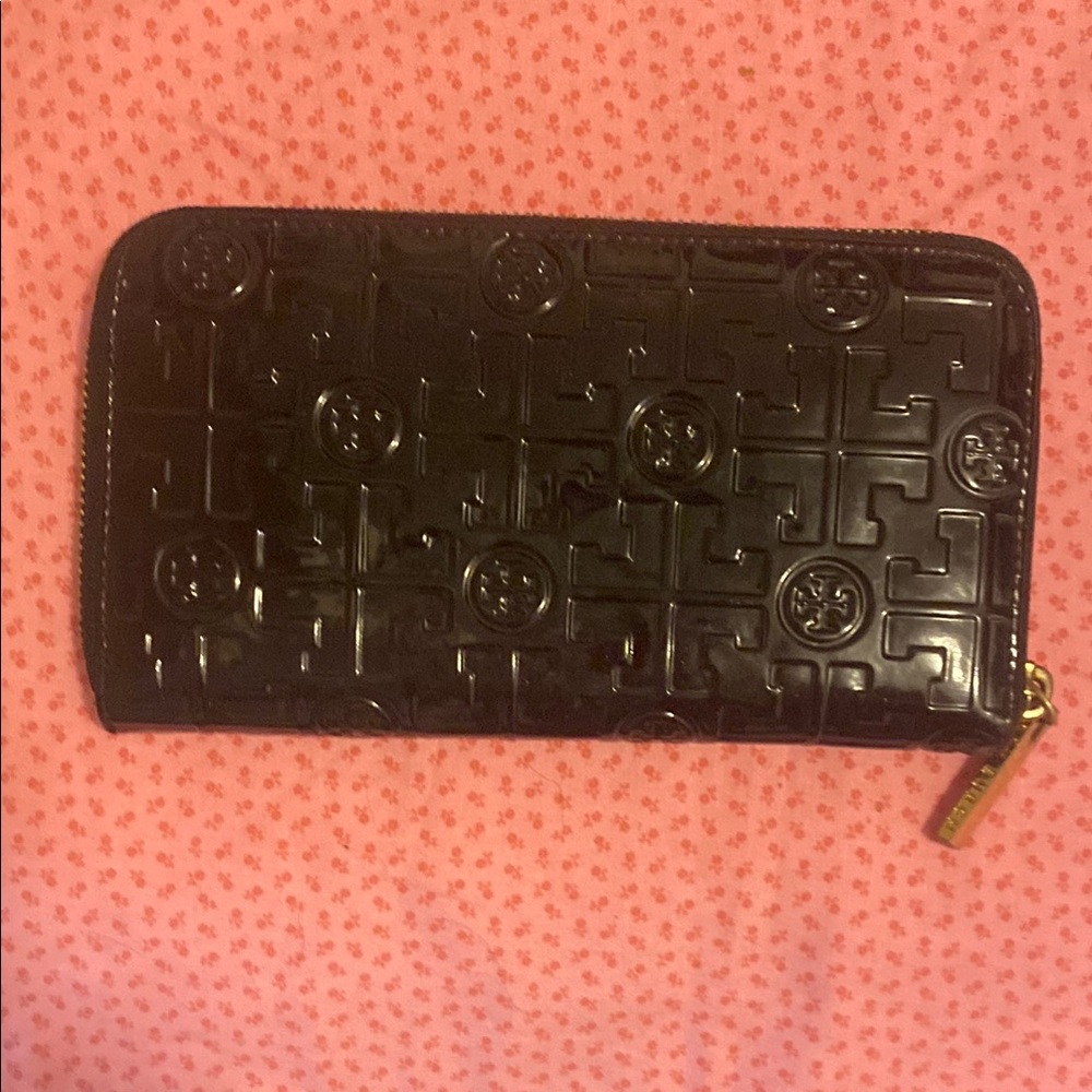 Tory Burch Glossy Black Logo Wallet